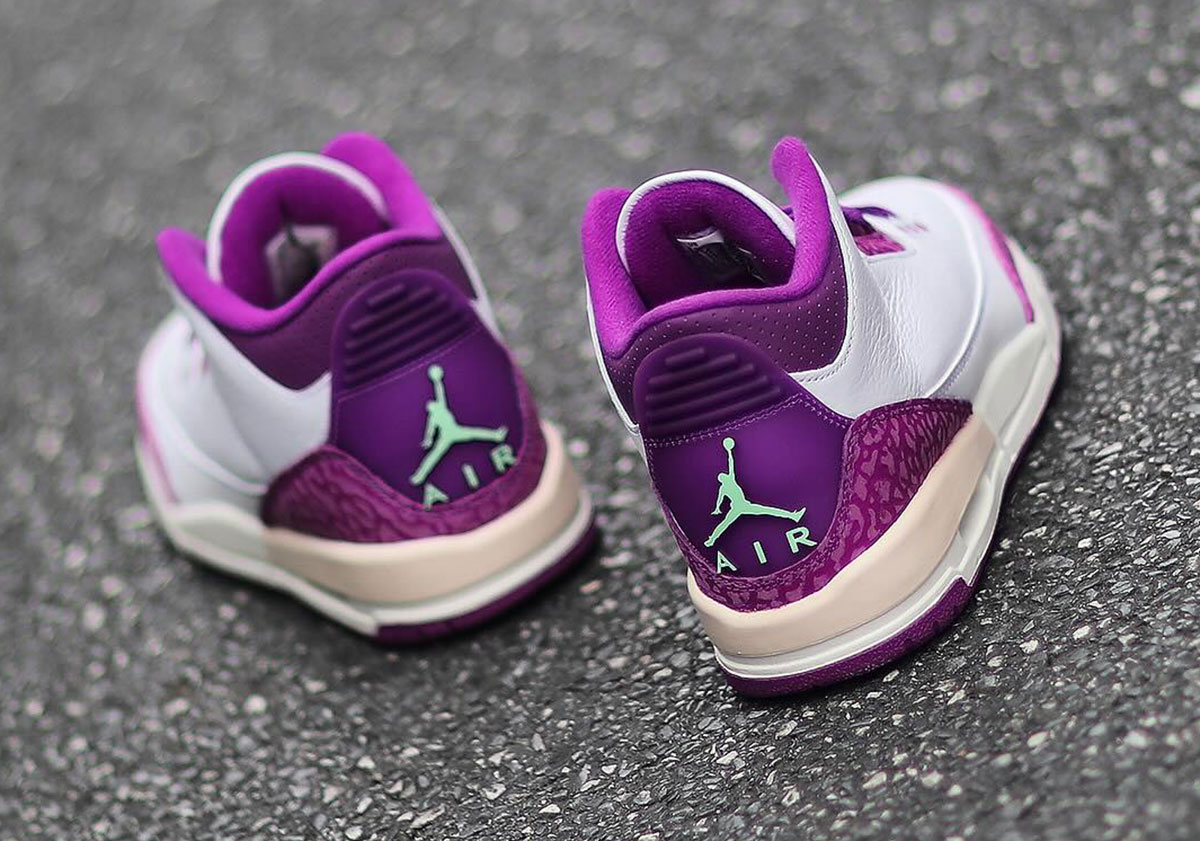 Alternative view of Giày Nike Air Jordan 3 Retro GS 'Vivid Purple' HQ0784-100