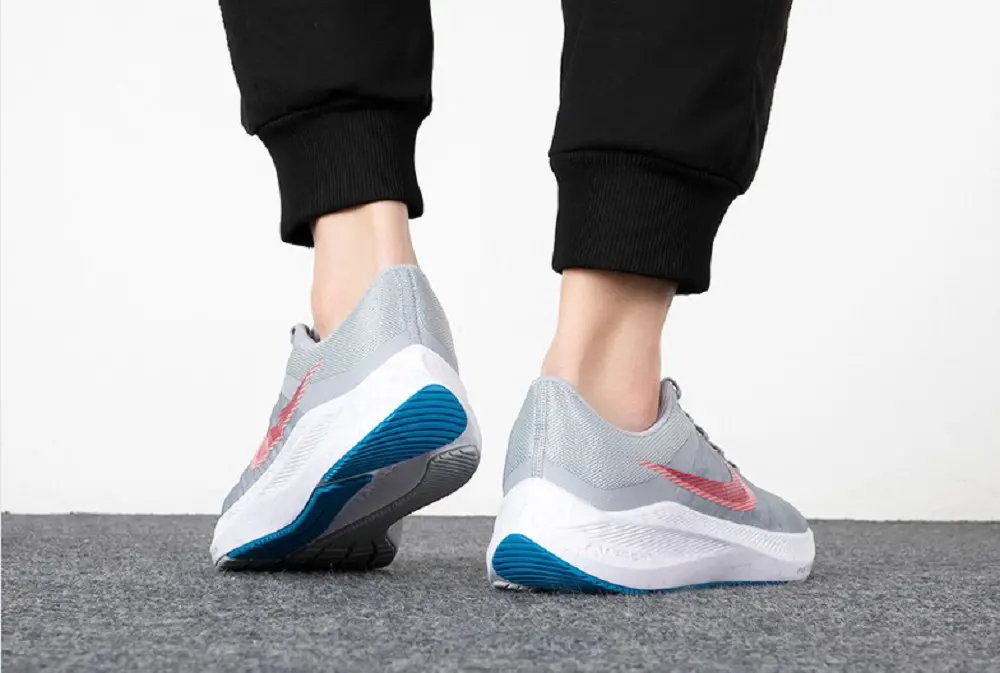 Alternative view of Giày Nike Winflo 8 'Wolf Grey Bright Crimson' CW3419-004