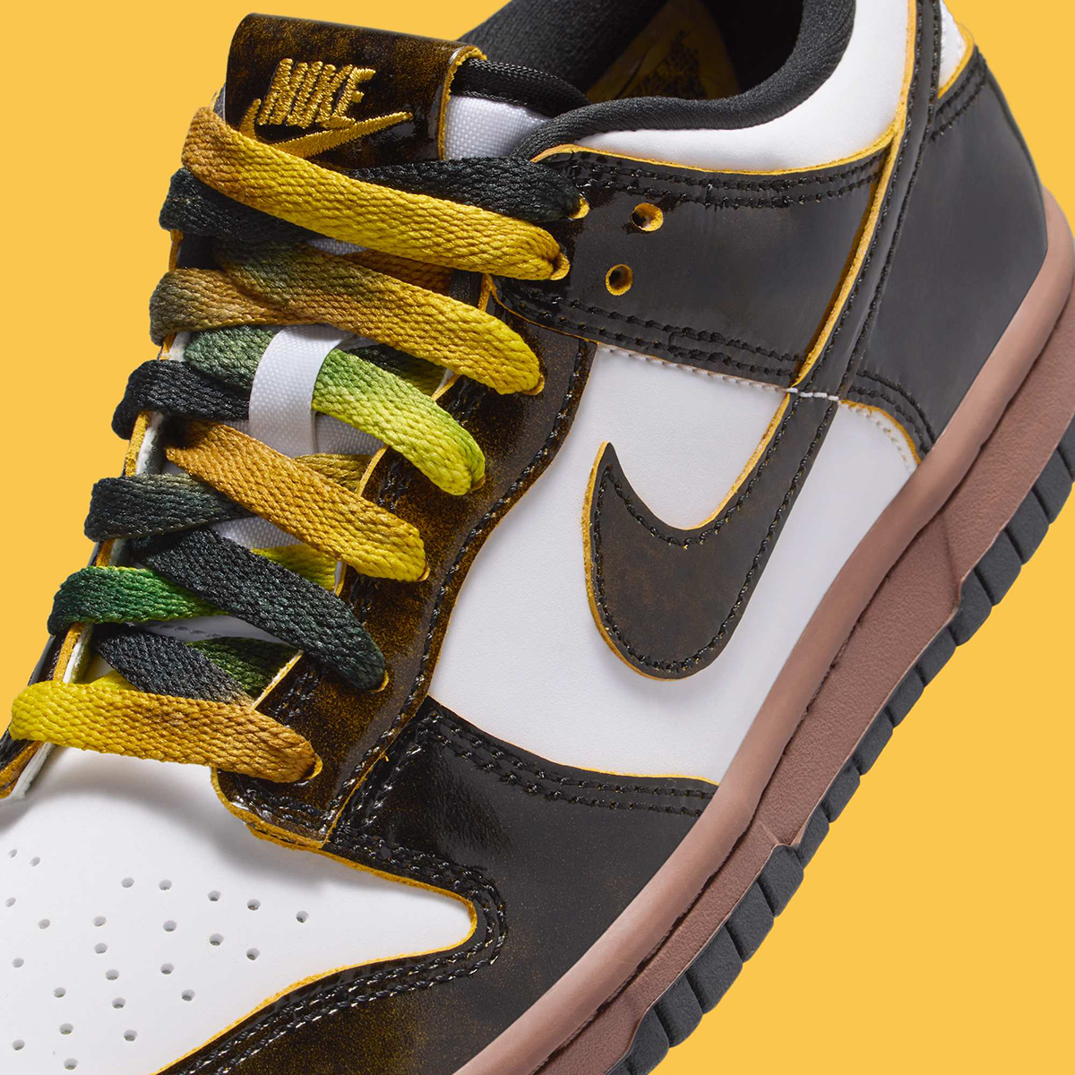 Alternative view of Giày Nike Dunk Low GS 'Panda' HQ9294-100