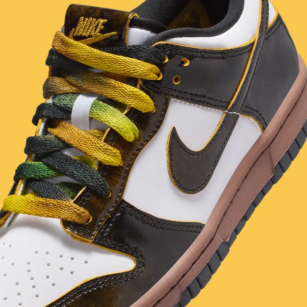 Alternative view of Giày Nike Dunk Low GS 'Panda' HQ9294-100