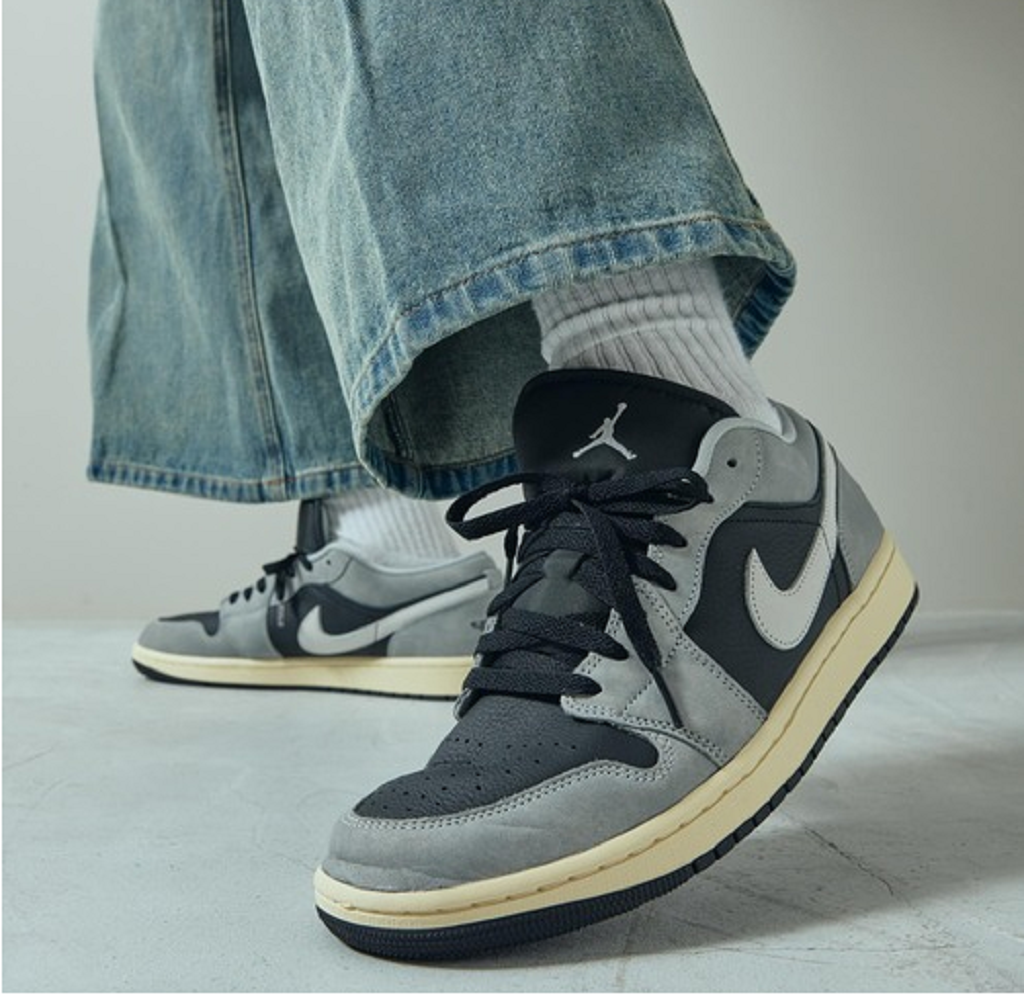 Giày Nike Air Jordan 1 Low 'Light Smoke Grey' HQ2010-012 - Ảnh 4