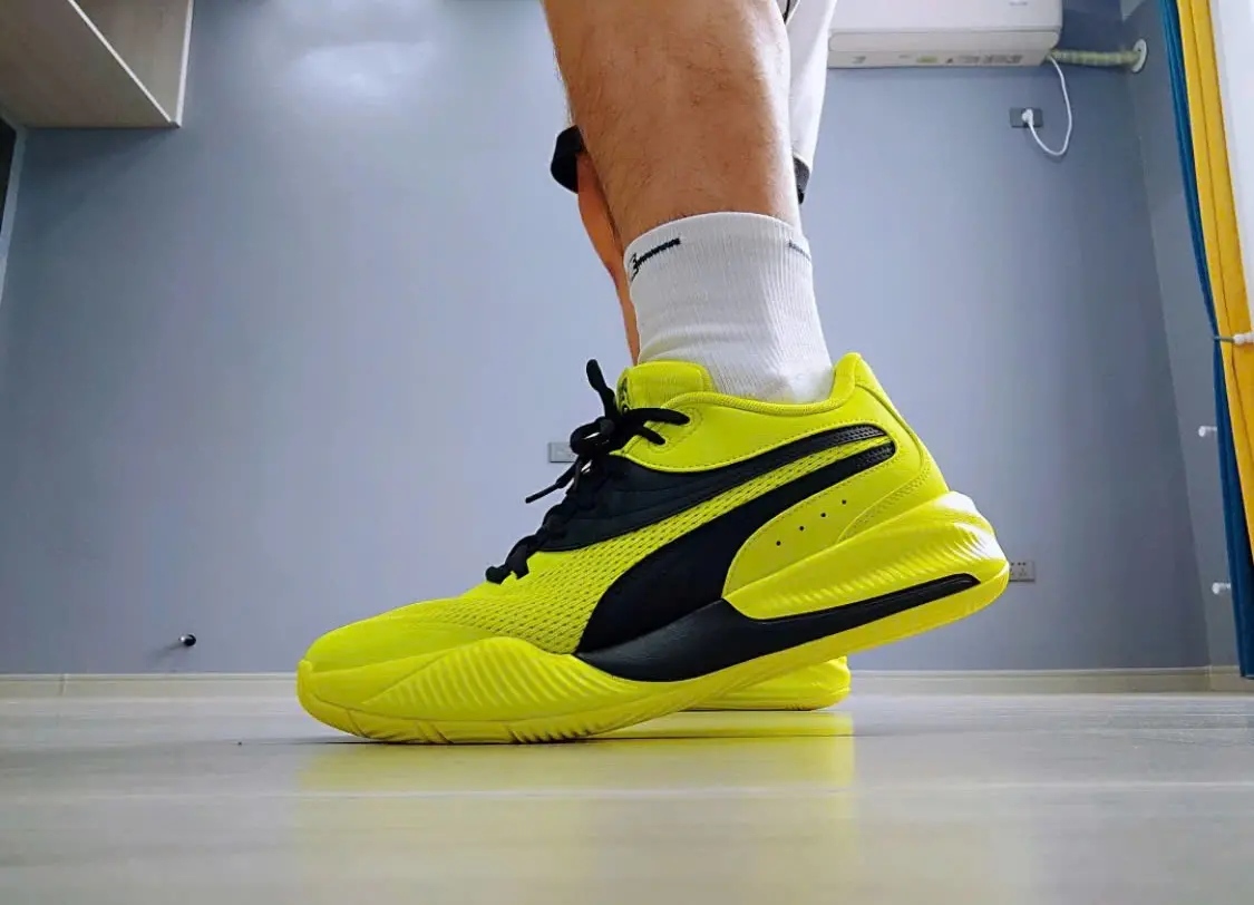 Alternative view of Giày Puma Triple Basketball 'Yellow Glow' 195217-03