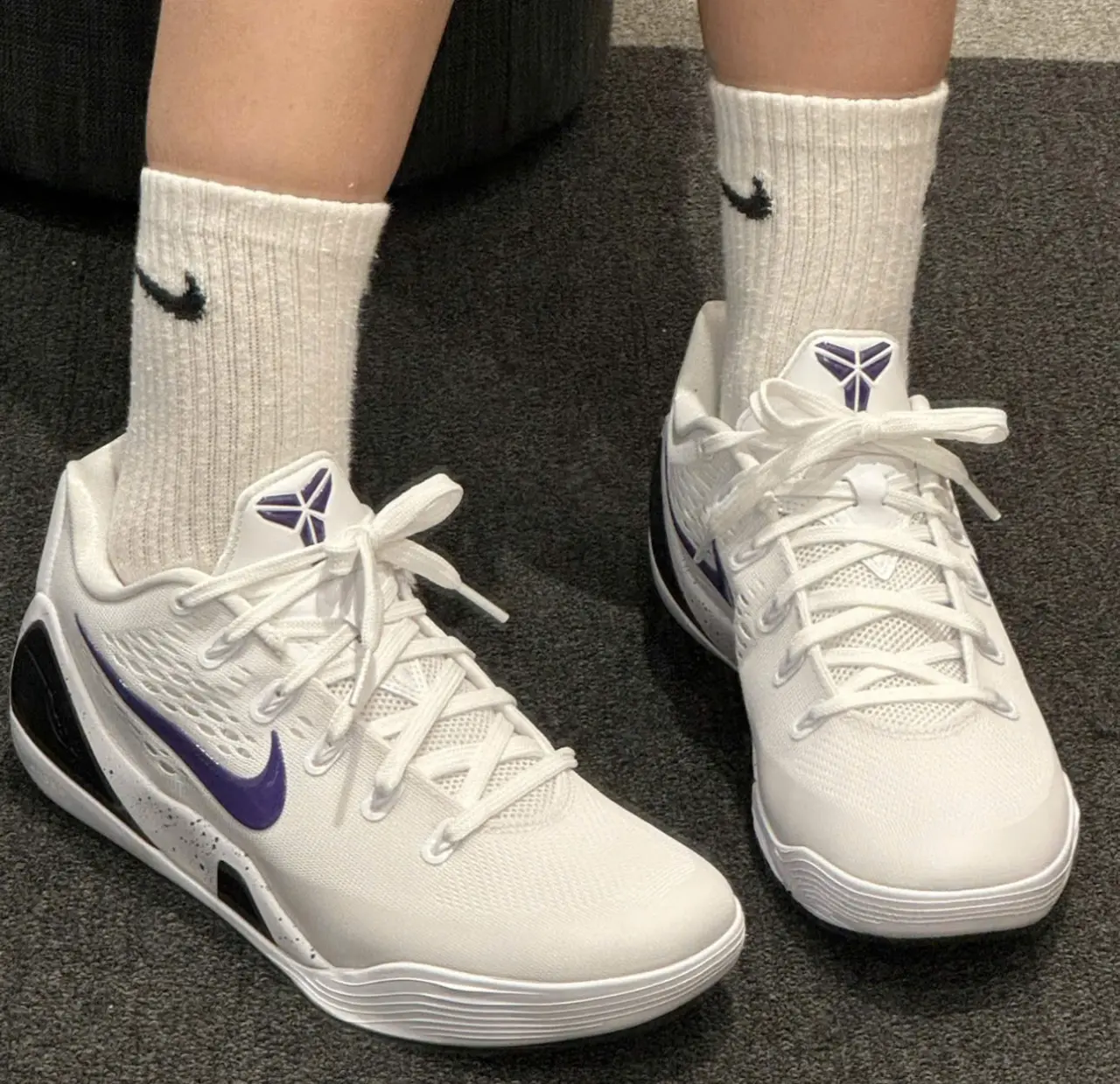 Alternative view of Giày Nike Kobe 9 Elite Low 'White' IH1401-100