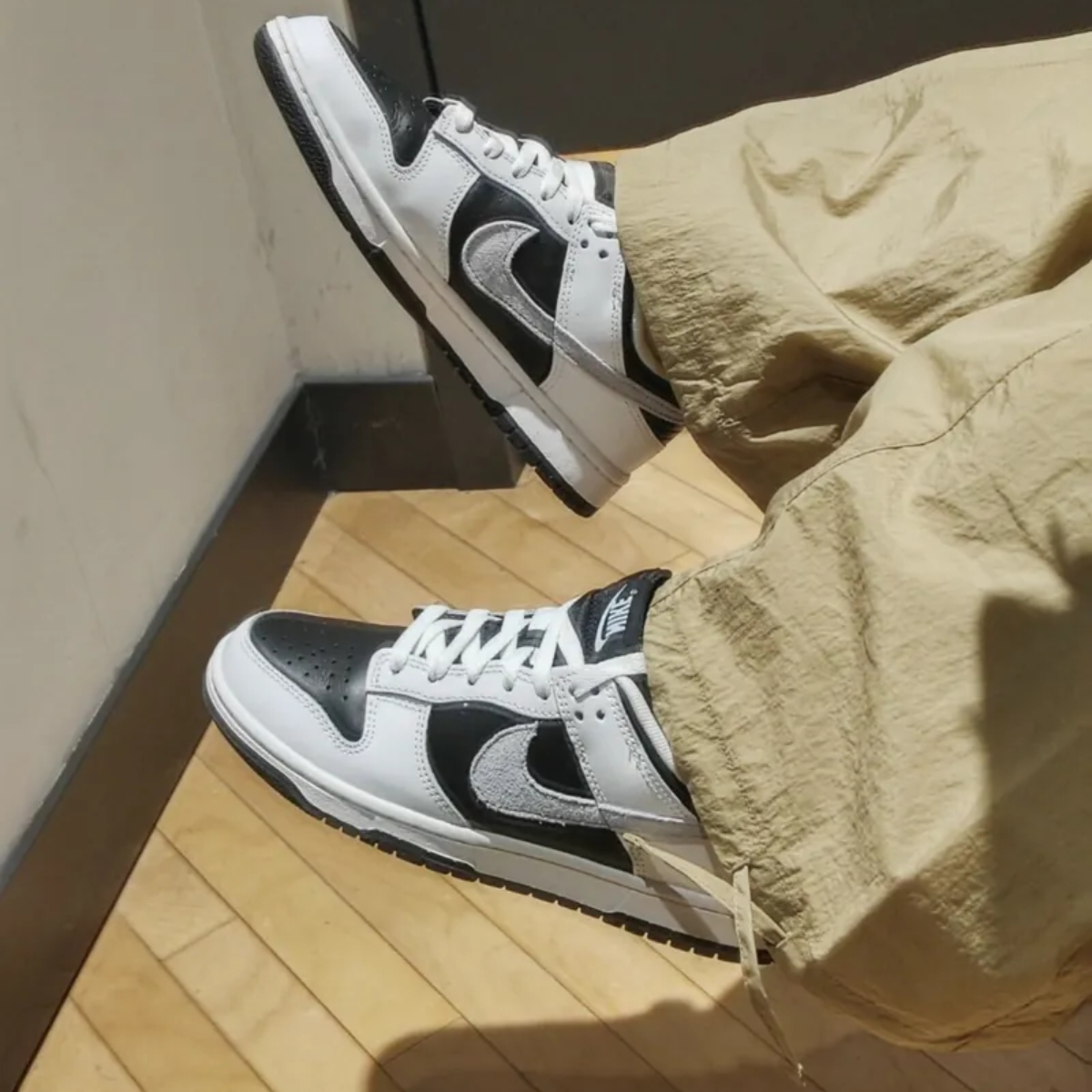 Alternative view of Giày Nike Dunk Low 'Reverse Panda 2.0' IB4620-141