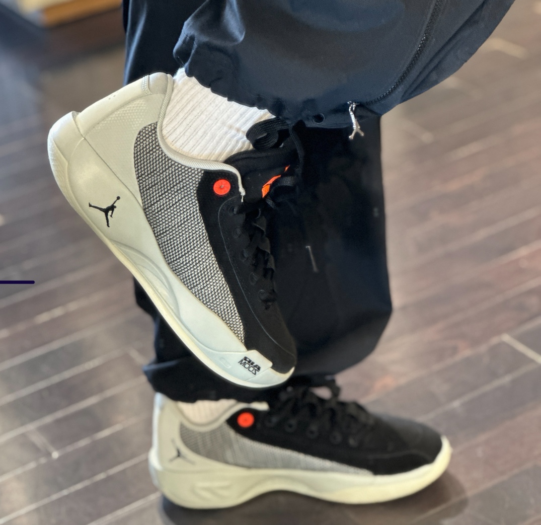 Alternative view of Giày Nike Air Jordan Luka .77 'Grey Black' HF0819-003