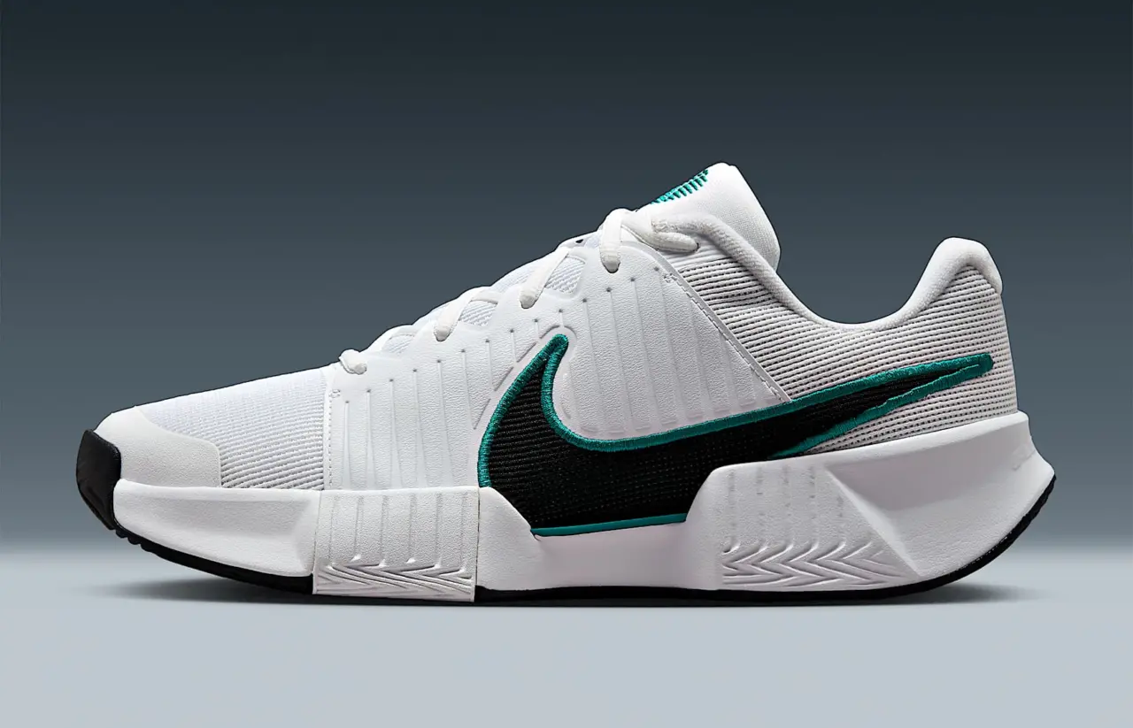Alternative view of Giày Nike GP Challenge Pro 'White Radiant' FB3145-104