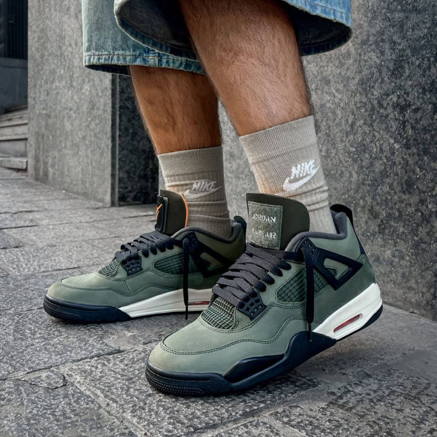 Alternative view of Giày Nike Air Jordan 4 Retro OG SP 'Undefeated' IB1519-200