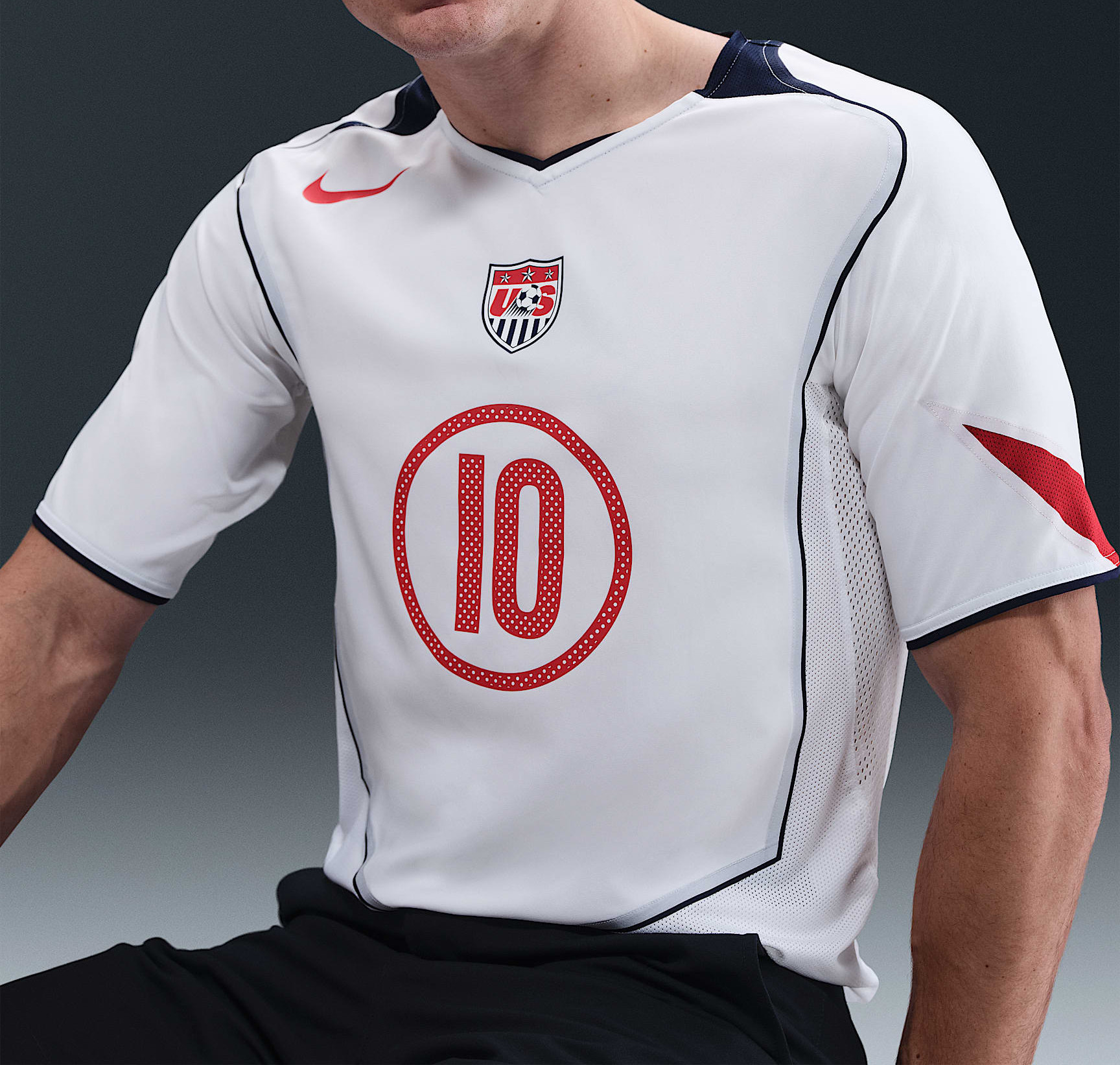 Alternative view of Áo Nike USMNT 2004 Total 90 Reissue 'Landon Donovan' IF2944-100