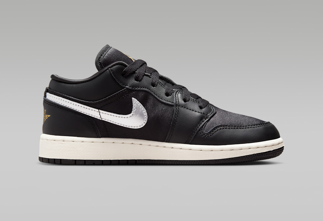 Alternative view of Giày Nike Air Jordan 1 Low SE 'Black Silver Sail Gold' FZ3921-001