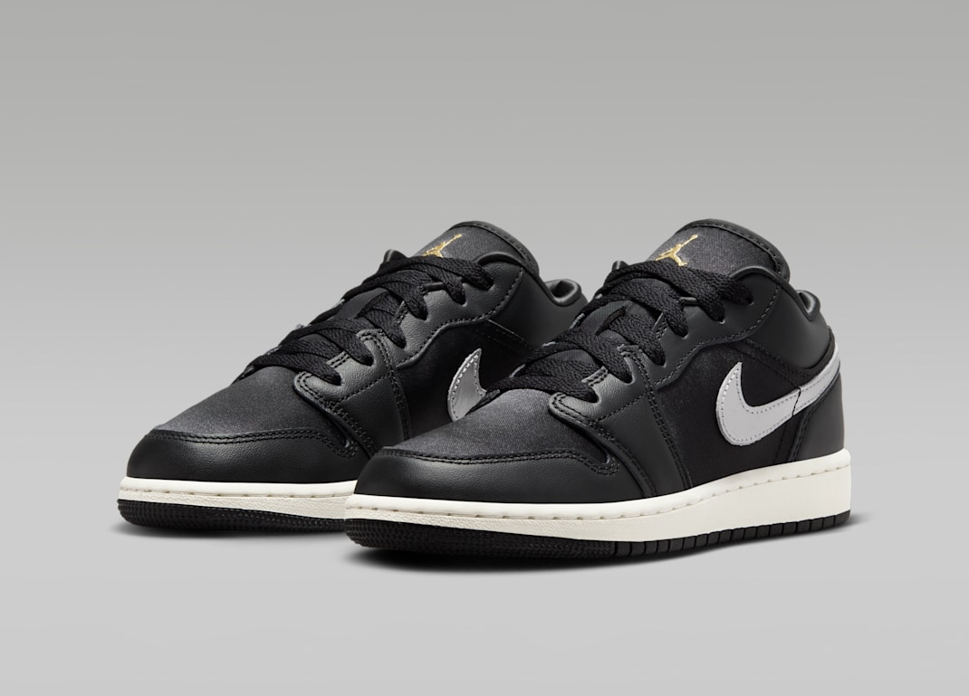 Giày Nike Air Jordan 1 Low SE 'Black Silver Sail Gold' FZ3921-001 - Ảnh 4