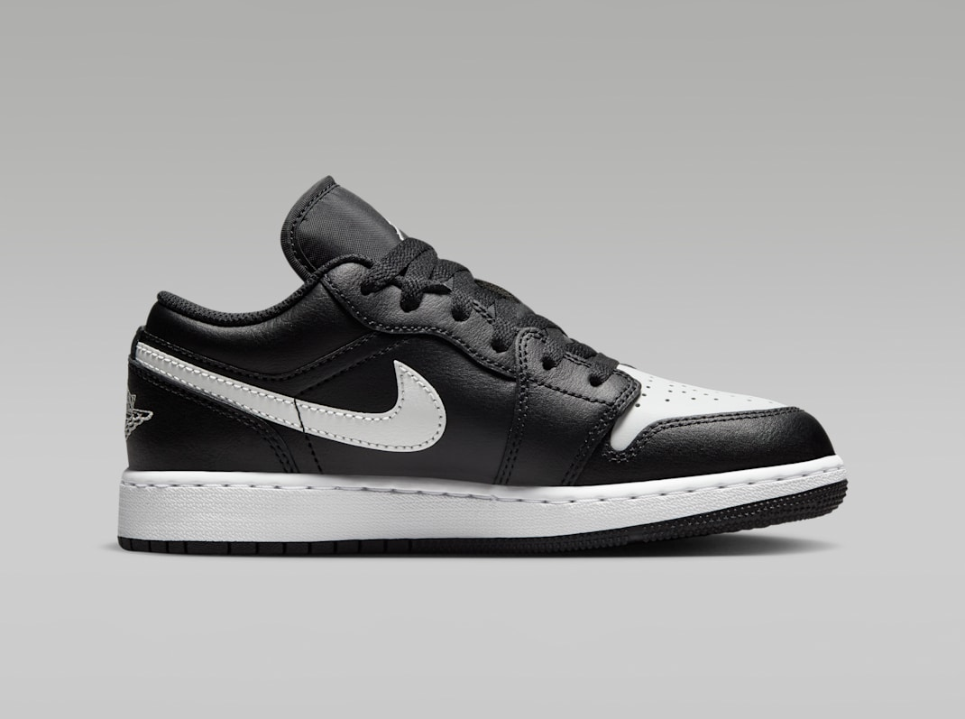 Alternative view of Giày Nike Air Jordan 1 Low 'Black Summit White' 553560-043