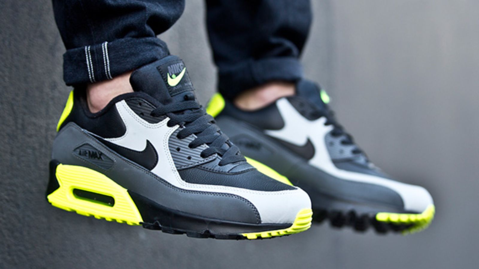 Hinh anh 3: Hinh anh Air Max 90 'Black Neon' moi voi phoi mau noi bat tu Air Max 95
