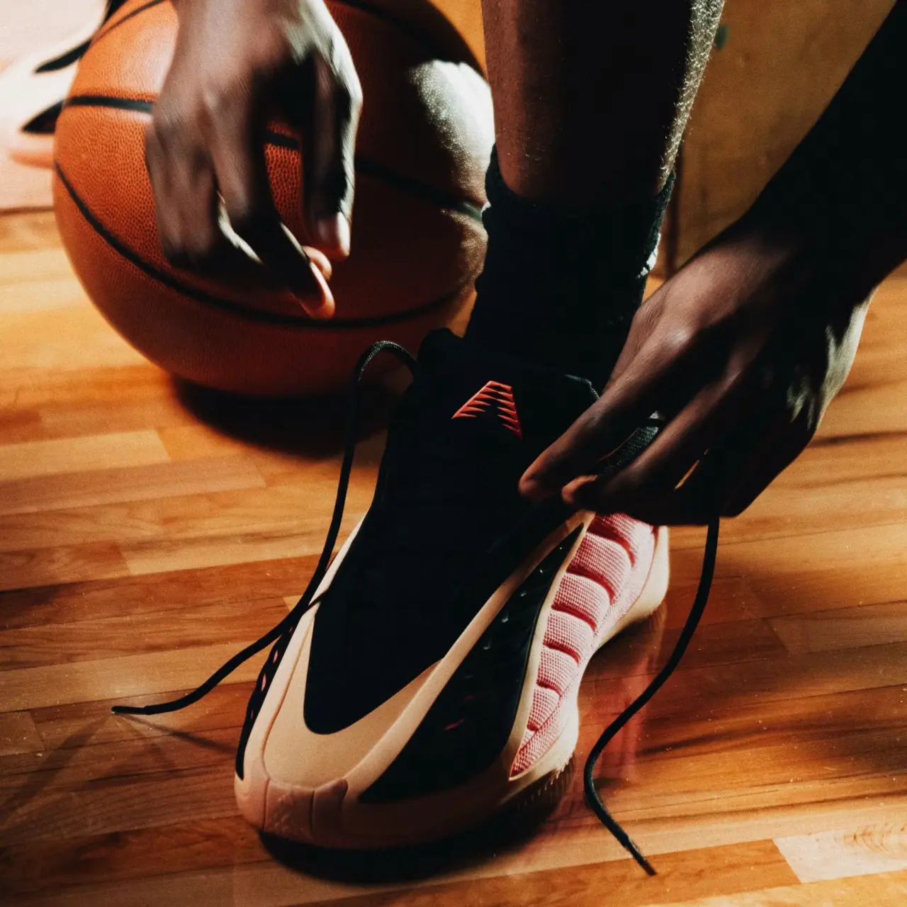 Alternative view of Giày Adidas AE 2 'With Love' JS3514