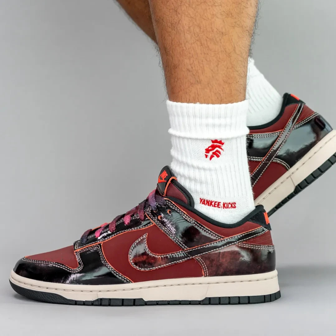 Alternative view of Giày Nike Dunk Low SE 'Red Panda' HQ1965-600
