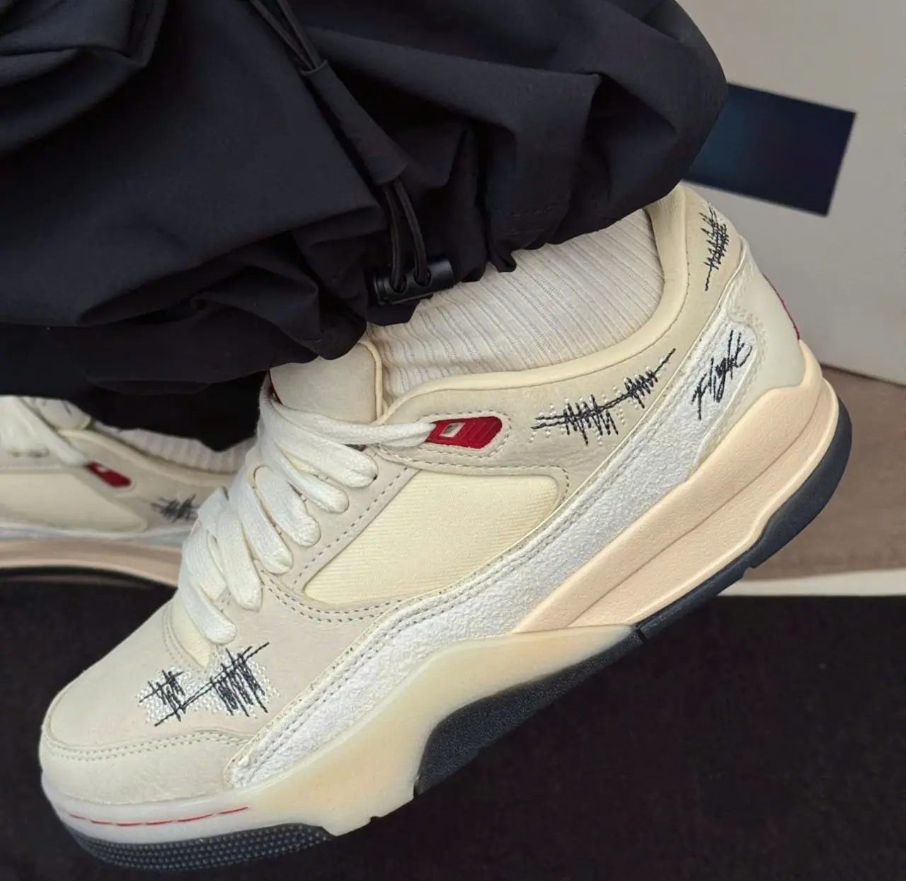Alternative view of Giày Nike Air Jordan Flight Court 'Coconut Milk' HQ2958-100