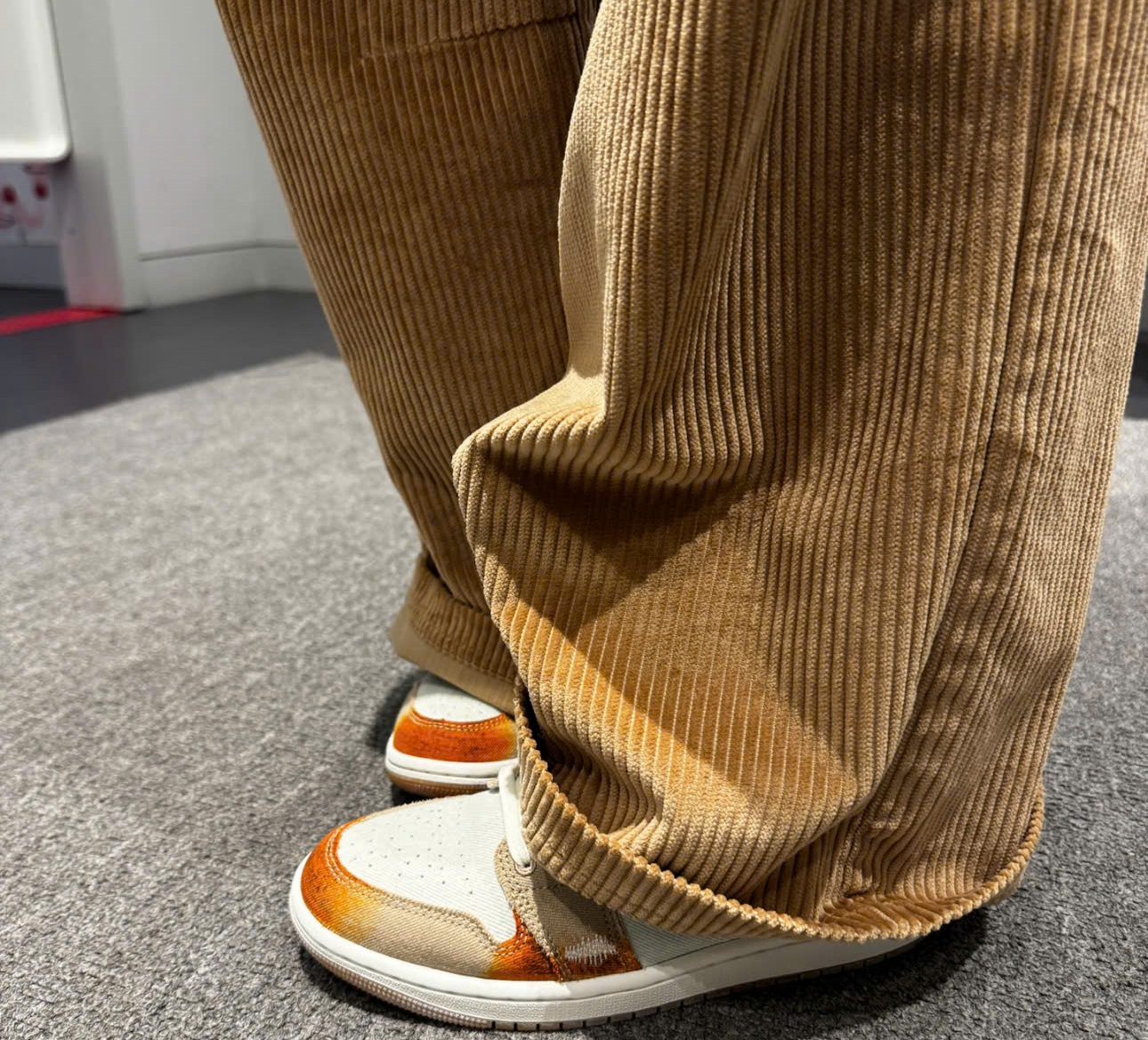 Alternative view of Giày Nike Air Jordan 1 Low SE 'Multi-Color Sail' IM6664-991