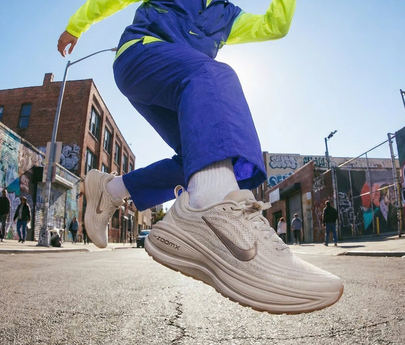 Alternative view of Giày Nike Vomero Plus ‘College Grey’ HV8150-005