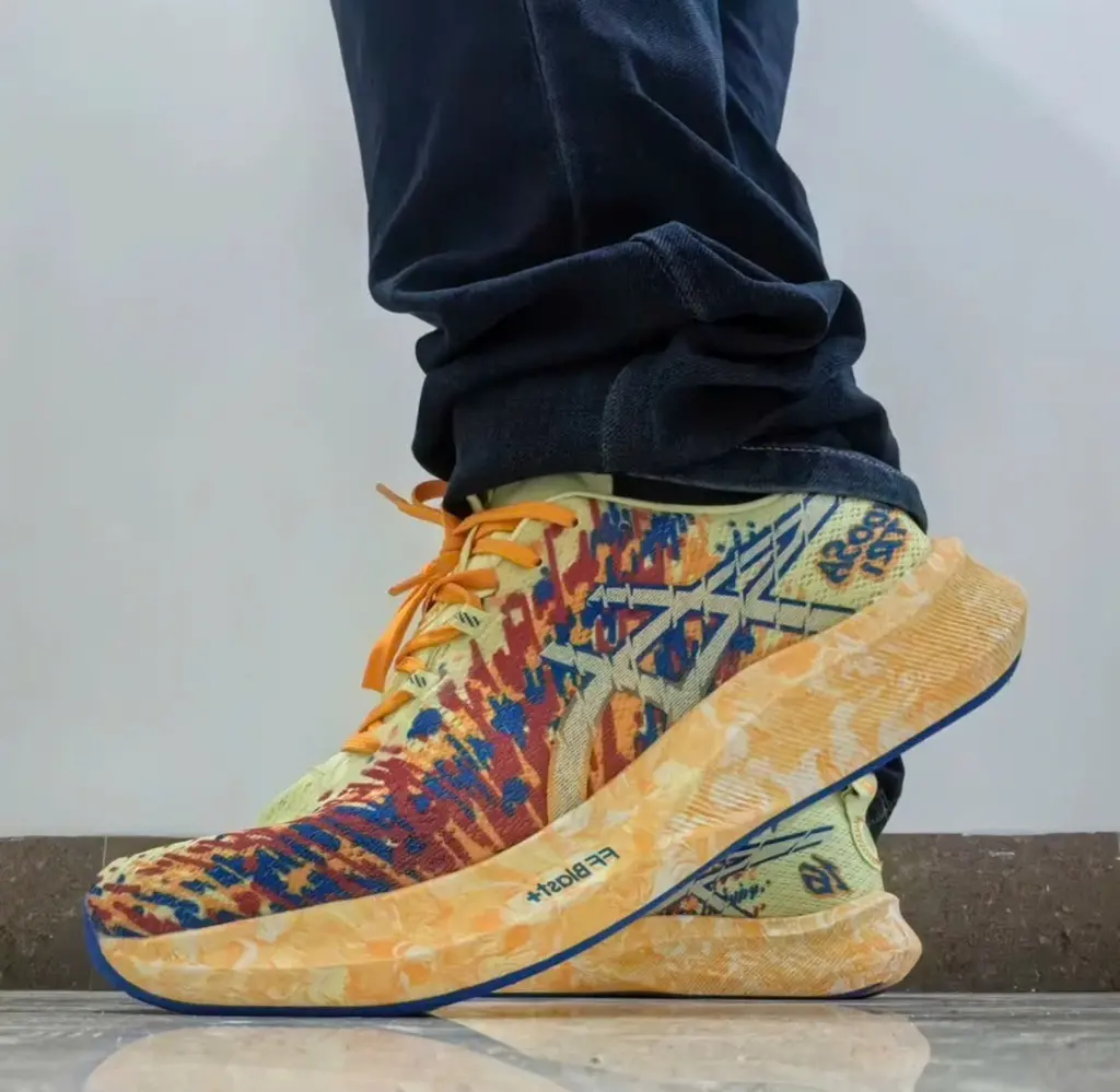 Alternative view of Giày Asics Gel Noosa TRI 16 'Huddle Yellow' 1011B872-751