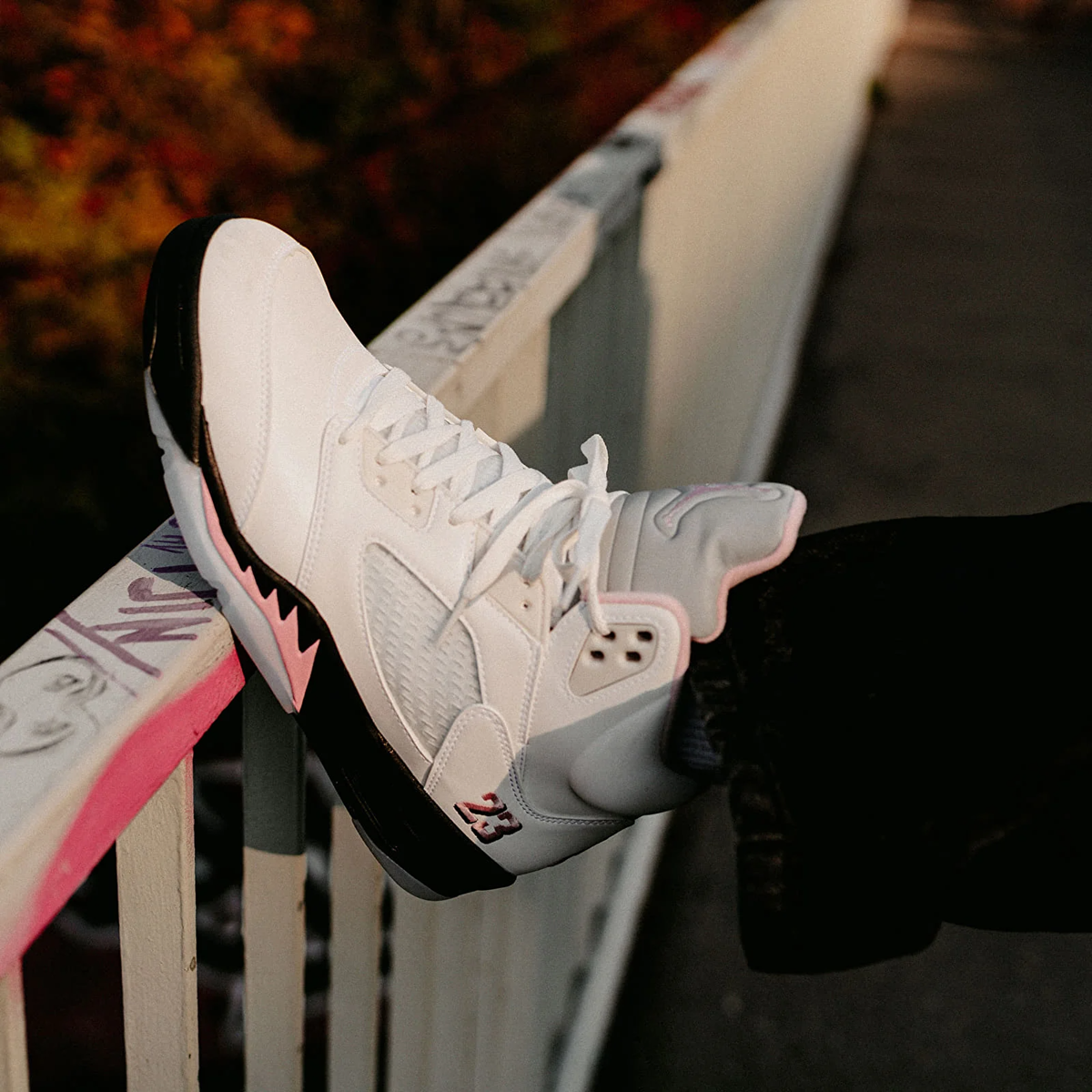 Giày Nike Air Jordan 5 Retro ‘Medium Soft Pink’ HQ7978-102 - Ảnh 3