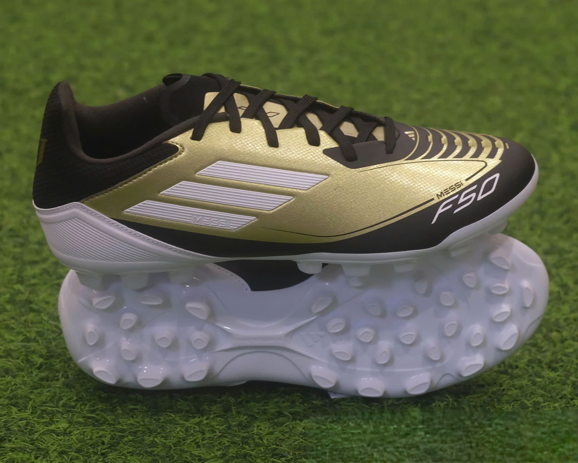 Alternative view of Giày Adidas F50 League 2G/3G AG Messi ‘Black Gold’ JH9627