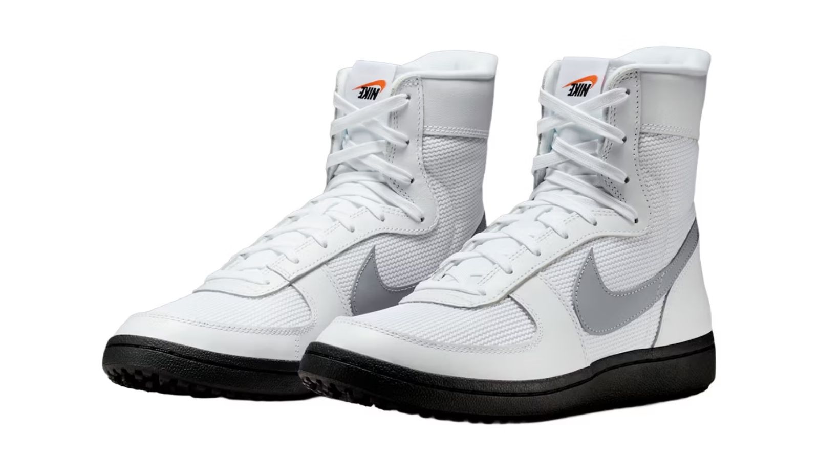 Hinh anh 4: Giay Nike va Converse phien ban Stranger Things mang phong cach thap nien 80, voi thiet ke goi nho den chieu khong gian 'Upside Down' cua bo phim.