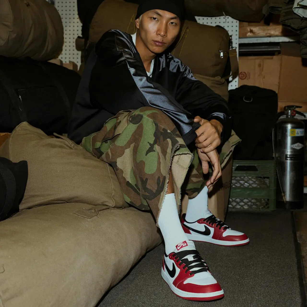 Alternative view of Giày Nike Air Jordan 1 Retro Low OG 'Chicago' HQ6998-600