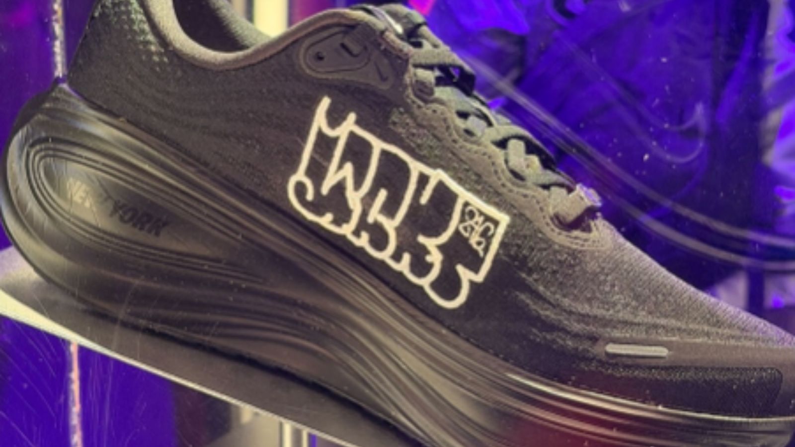 Hinh anh 5: HOMERUN x Nike Air Force 1 va Vomero Plus moi trong bo suu tap triple black