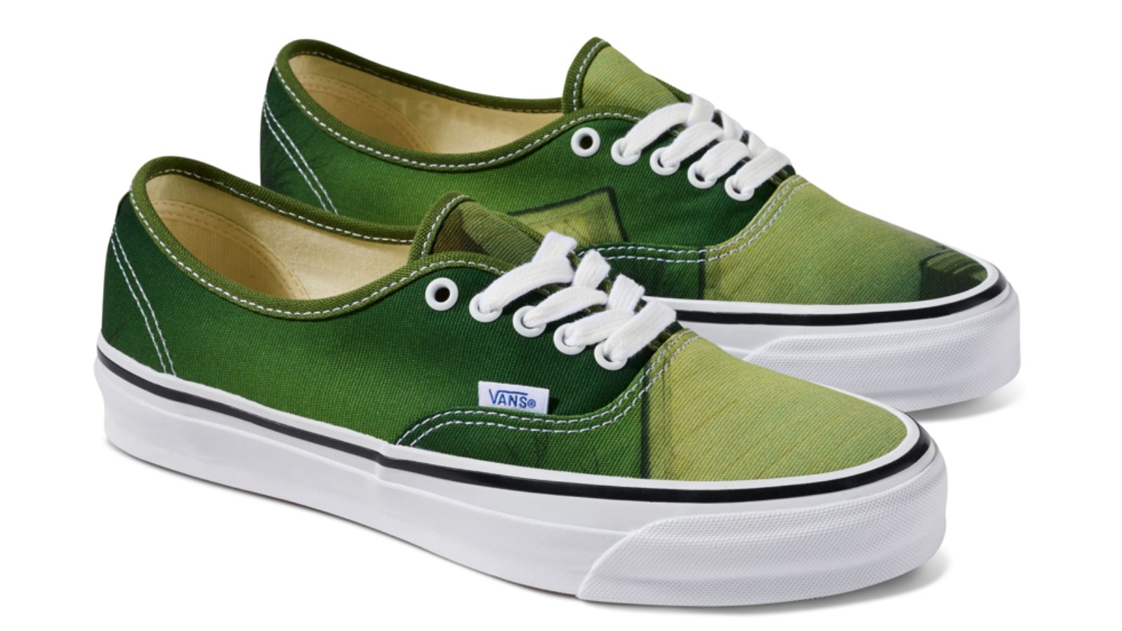 Hinh anh 4: Hinh anh doi giay Vans OTW x American Football Authentic 44 voi thiet ke bia album bieu tuong.