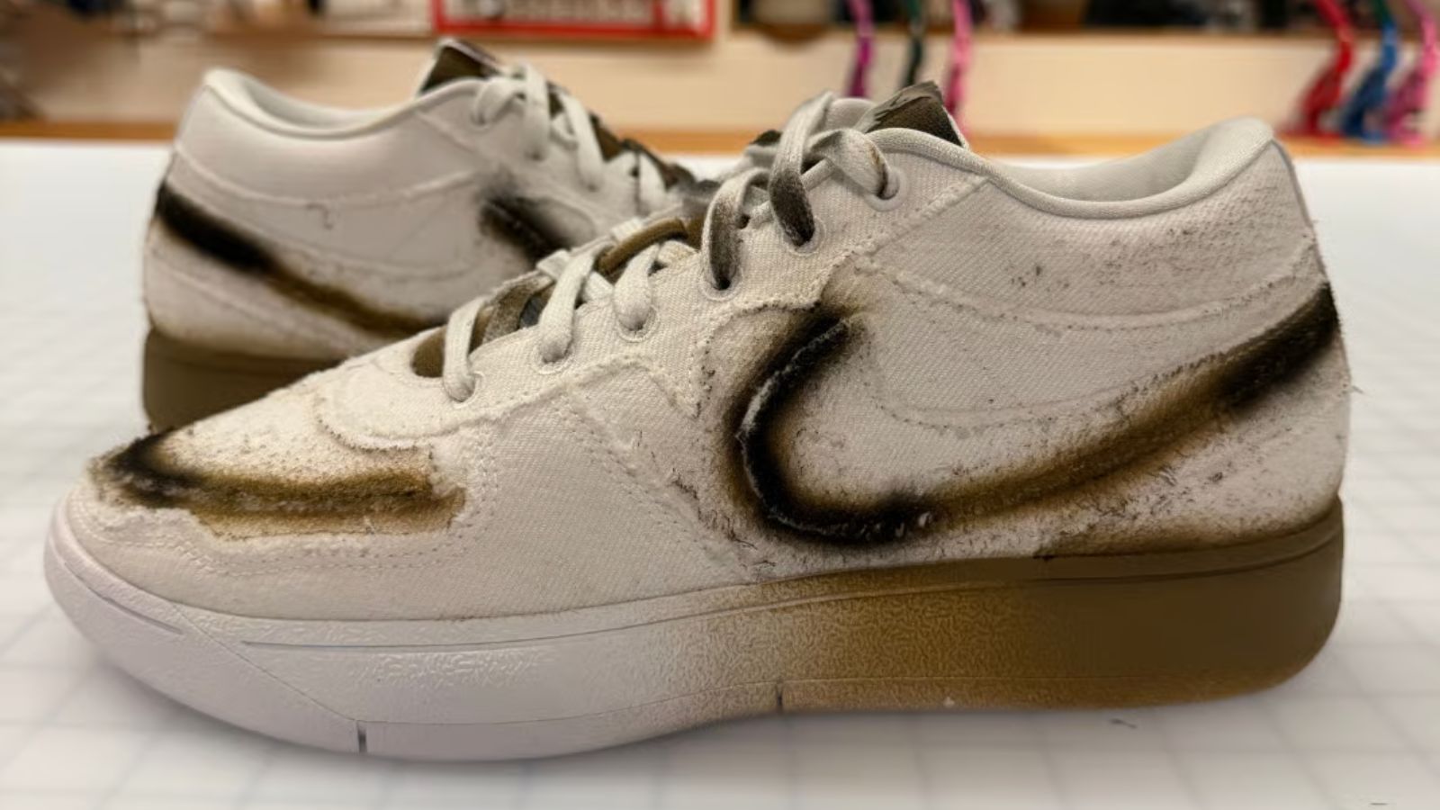 Hinh anh 4: Nike Book 1 'Torched' phien ban cuoi cung cua Devin Booker voi mau sac lua Phoenix