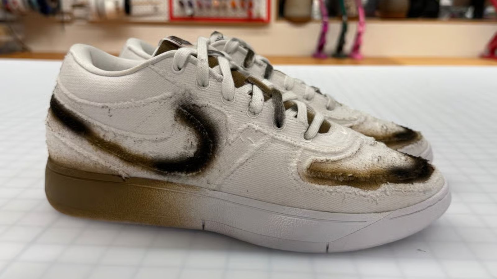 Hinh anh 5: Nike Book 1 'Torched' phien ban cuoi cung cua Devin Booker voi mau sac lua Phoenix