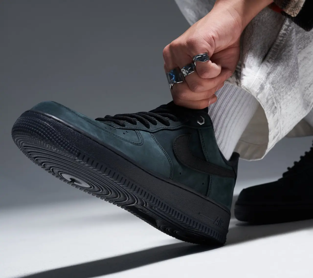 Alternative view of Giày Nike Air Force 1 Low 'Black Nubuck' CJ9179-001