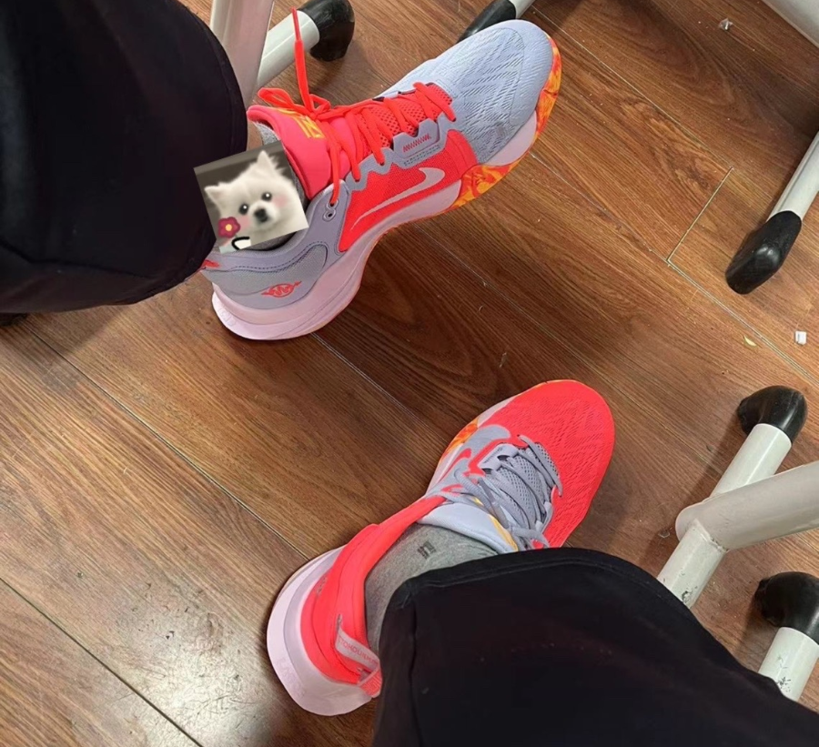 Alternative view of Giày Nike ‘Hot Punch Mismatched’ DM0826-600