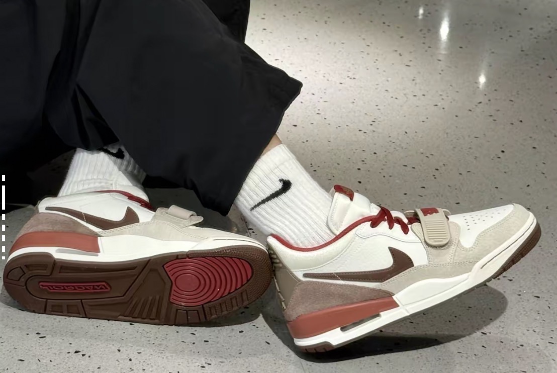 Alternative view of Giày Nike Air Jordan Legacy 312 'Grey' IQ9783-121