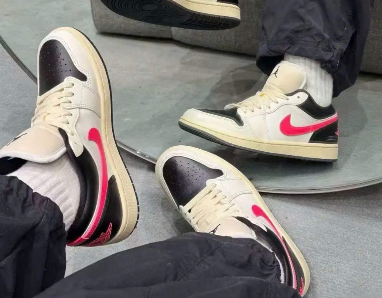 Alternative view of Giày Nike Air Jordan 1 Low 'Flight Club' DC0774-107