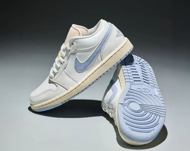 Alternative view of Giày Nike Air Jordan 1 Low 'Sail Ghost' DC0774-106