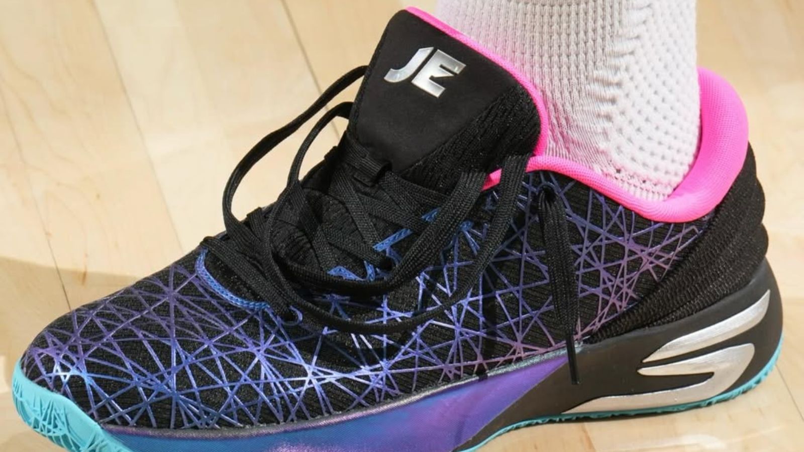 Hinh anh 1: Hinh anh giay Skechers SKX Je 1 cua Joel Embiid