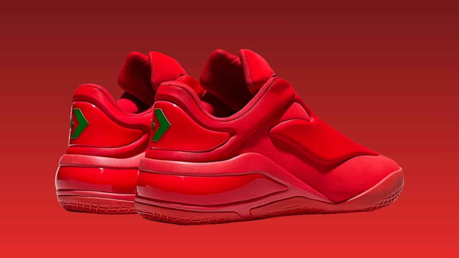 Hinh anh 4: Converse Shai 001 Winter Red voi mau do va xanh la, thiet ke le hoi