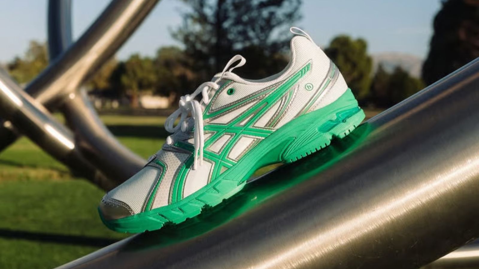 Hinh anh 3: Giay Hidden NY x Asics Gel-DS Trainer 14 “Dawn” voi phoi mau anh kim va xanh bac ha