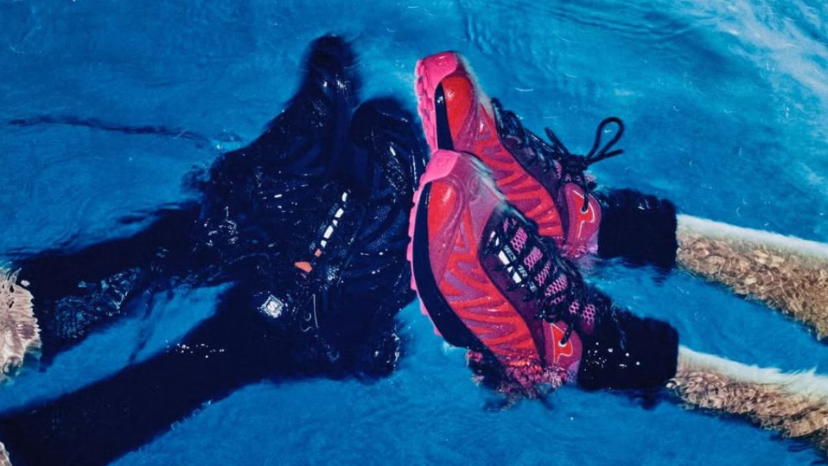 Giay XT Whisper cua Aries va Salomon voi phoi mau nau-den va hong-do