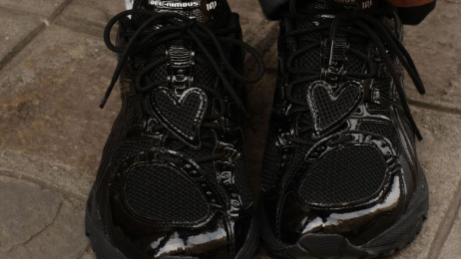 Hinh anh 4: Hinh anh bo suu tap KIMHEKIM x Asics Gel-Nimbus 10.1 Monochrome Pack