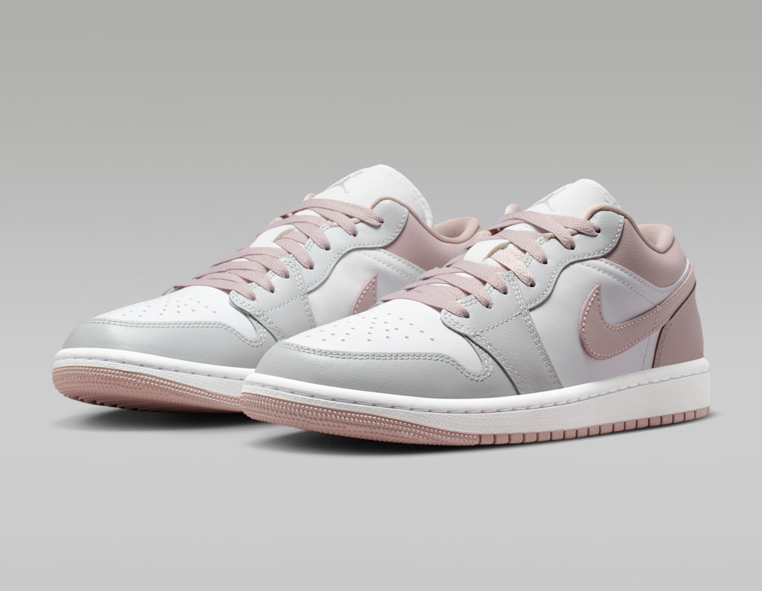 Alternative view of Giày Nike Air Jordan 1 Low 'Particle Rose' DC0774-606