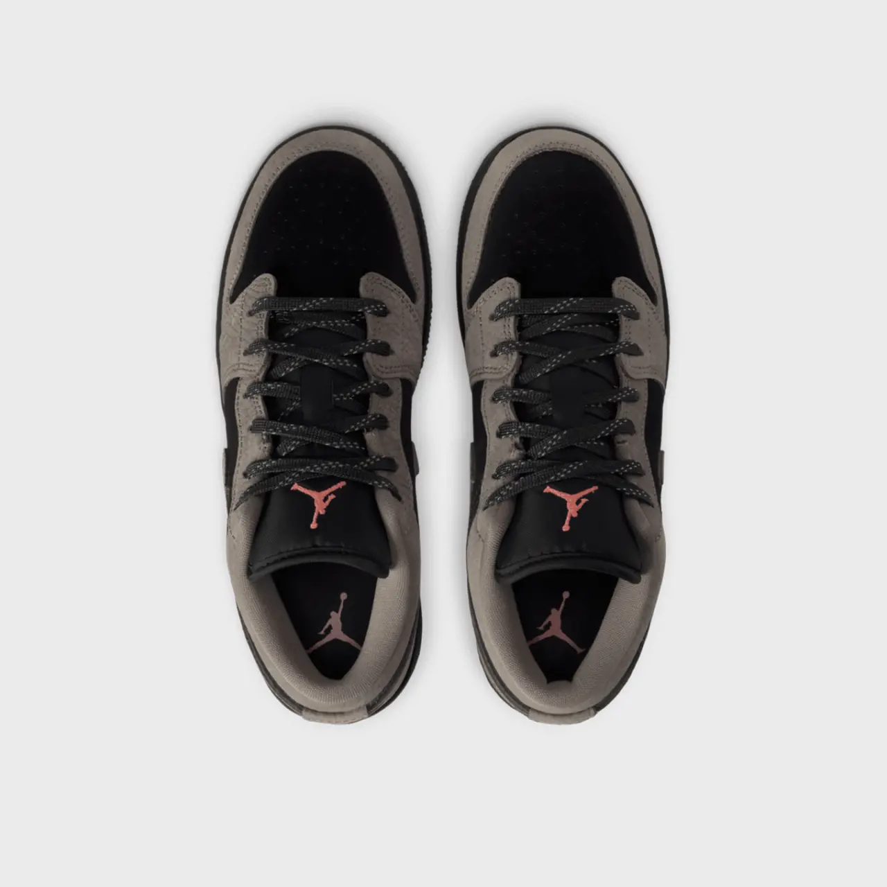 Alternative view of Giày Nike Air Jordan 1 Low SE 'Beige' IB7111-005