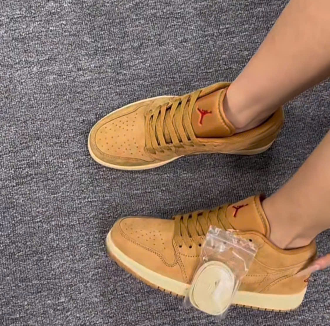 Alternative view of Giày Nike Air Jordan 1 Low SE 'Flax' HV4089-200