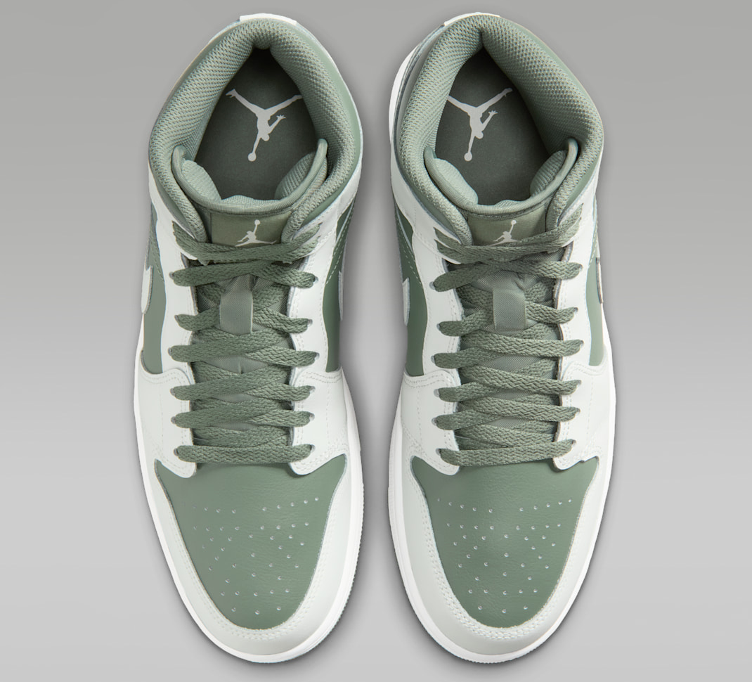 Alternative view of Giày Nike Air Jordan 1 Mid ‘Summit White’ DQ8426-107