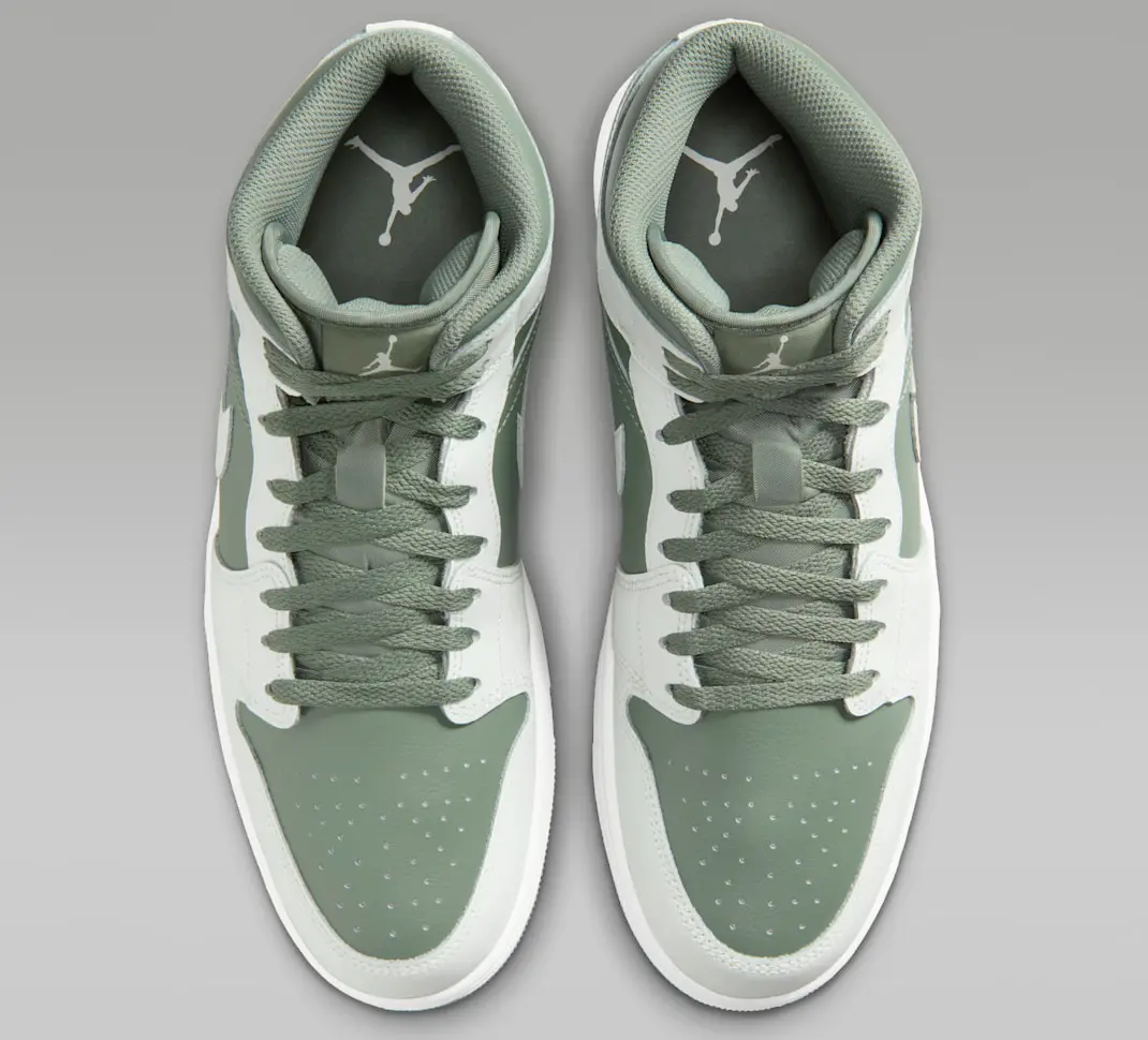 Alternative view of Giày Nike Air Jordan 1 Mid ‘Summit White’ DQ8426-107