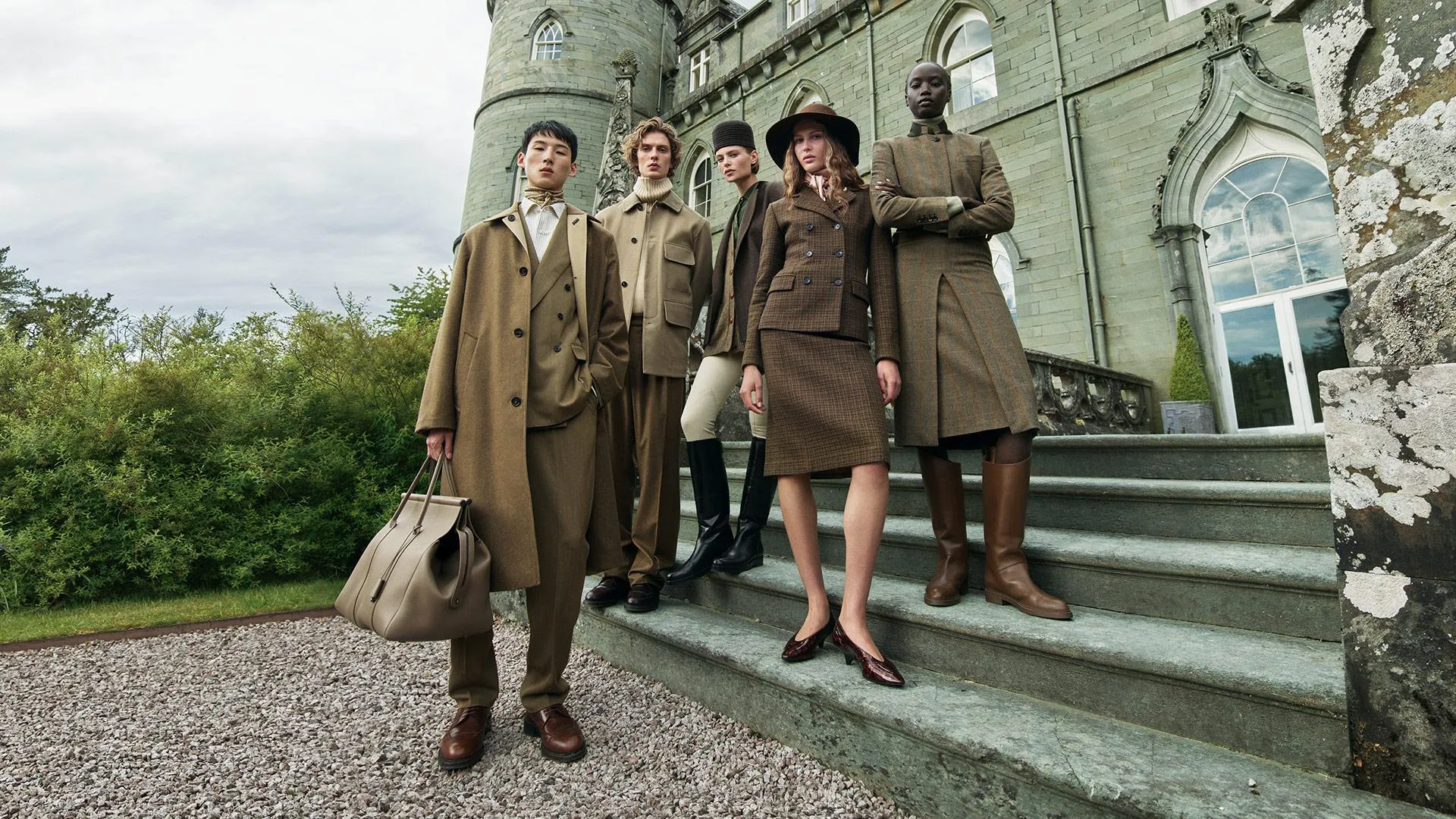 Hinh anh 7: Logo thuong hieu Loro Piana voi tong do kummel dac trung