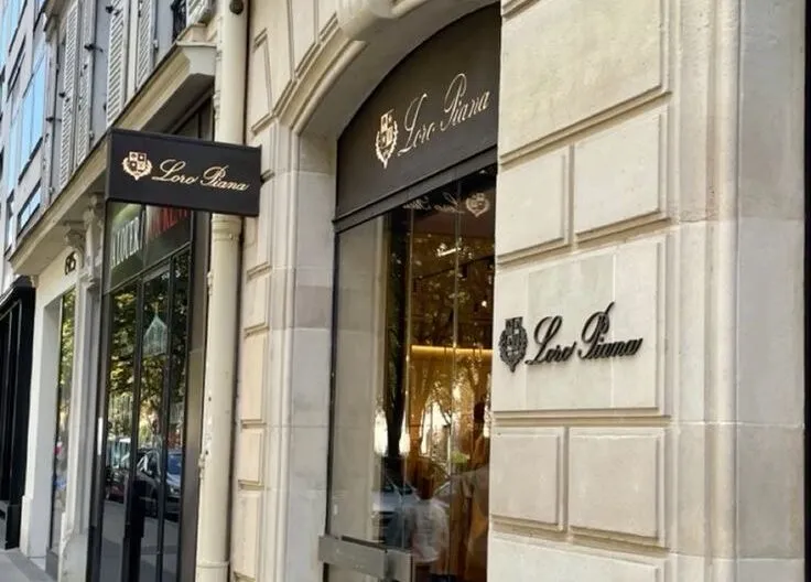 Hinh anh 8: Logo thuong hieu Loro Piana voi tong do kummel dac trung