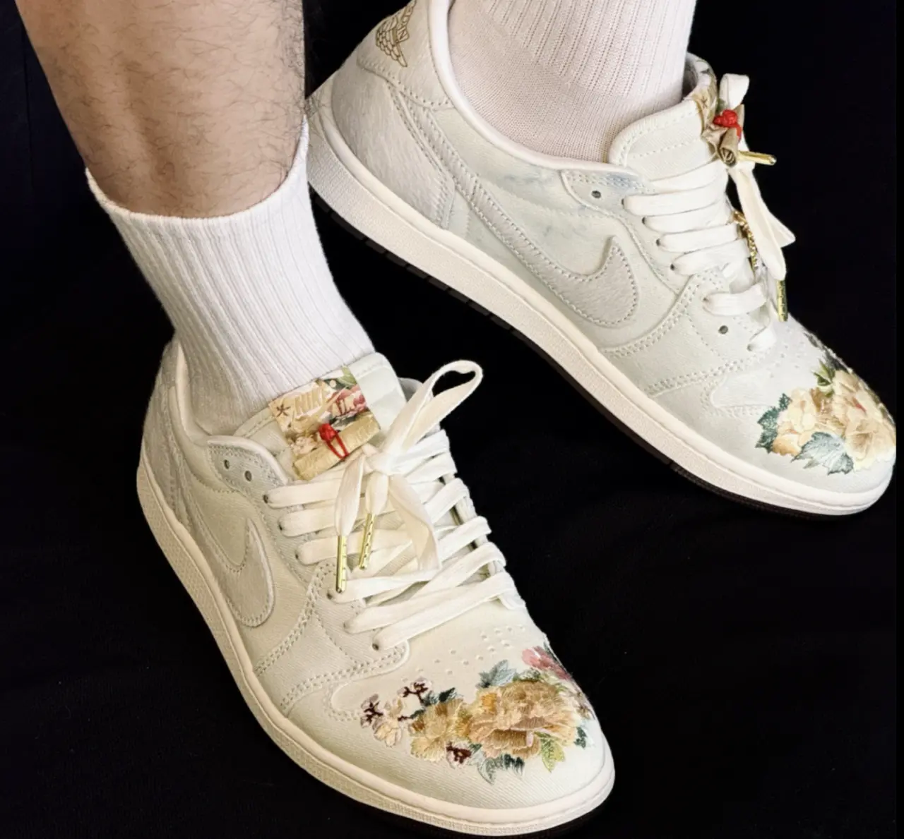 Alternative view of Giày Nike Air Jordan 1 Retro Low 'Chinese New Year' IQ1108-011