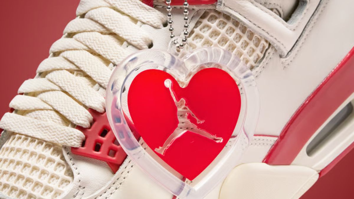 Air Jordan 4 Retro Valentine’s Day 2026 voi thiet ke Pale Ivory va Sierra Red