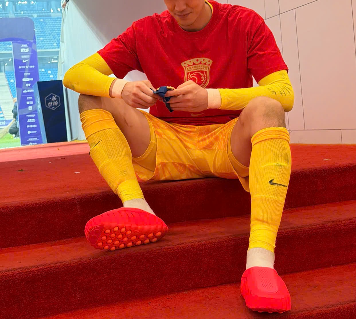 Alternative view of Dép Nike Mind 001 Slide 'Solar Red' HQ4307-600